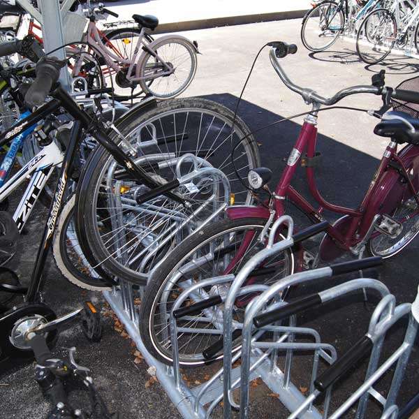 Cykelparkering til ethvert behov | Cykelstativer | Falco-ideal 2.0 dobbeltsidet cykelstativ | image #2 |  FalcoIdeal-2.0-dobbeltsidet-cykelstativ-giver-cyklen-en-ideel-støtte